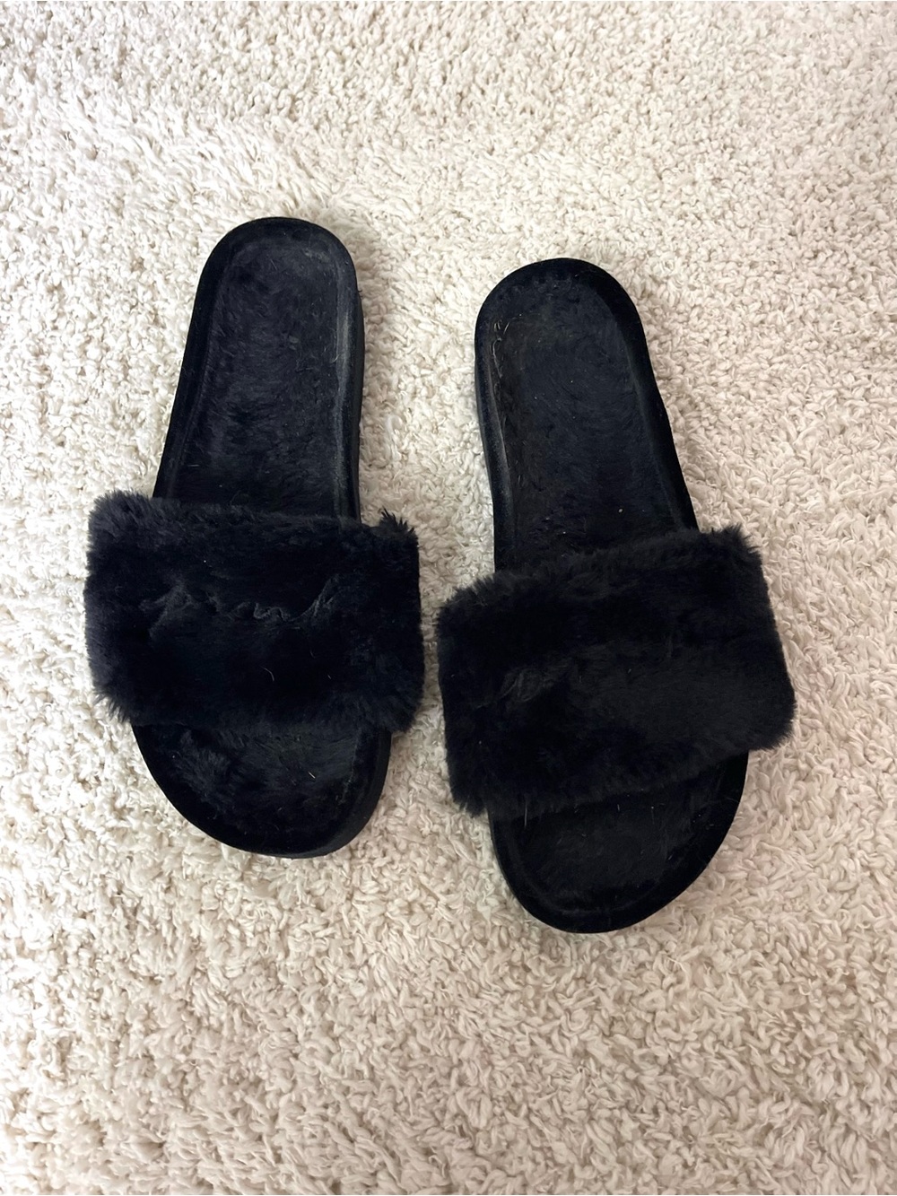 PINK Victoria's Secret Black Faux Fur Slide Sandals